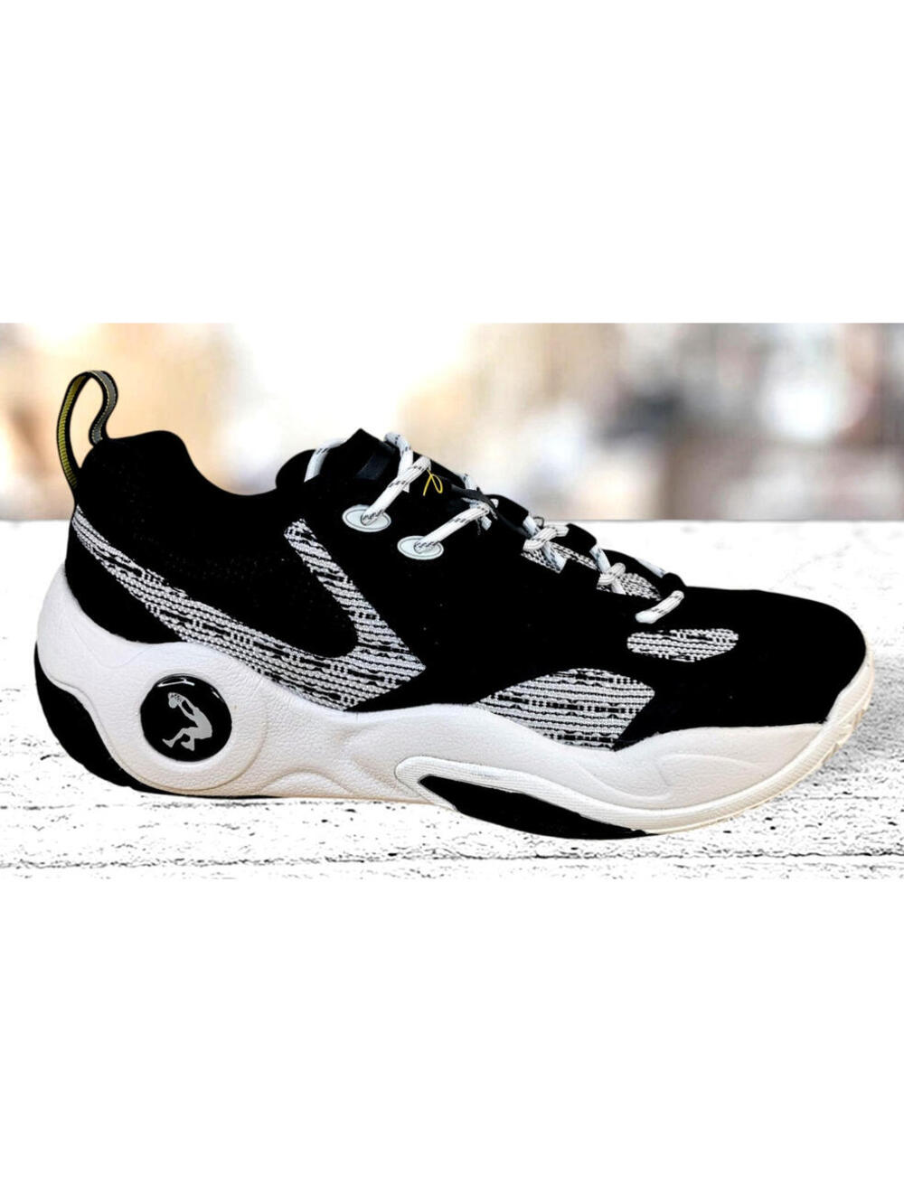 Shaq Raq Low Men's Basketball Shoes US Size 10. 5 Black /White New With Box